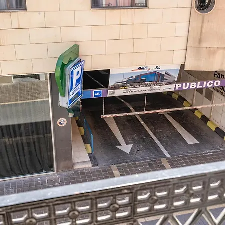 Central Luxury Flat With Free Parking