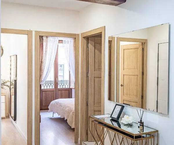 Lägenhet Central Luxury Flat With Free Parking *