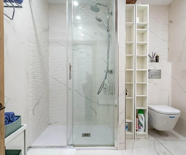 Central Luxury Flat With Free Parking Lägenhet