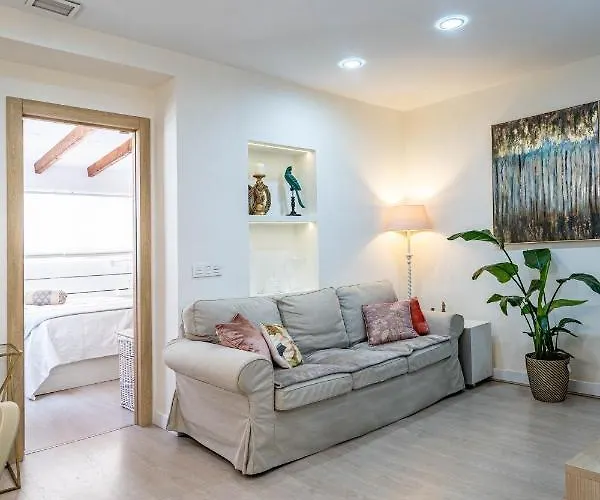 Central Luxury Flat With Free Parking Lägenhet
