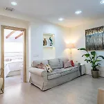 Central Luxury Flat With Free Parking 아파트