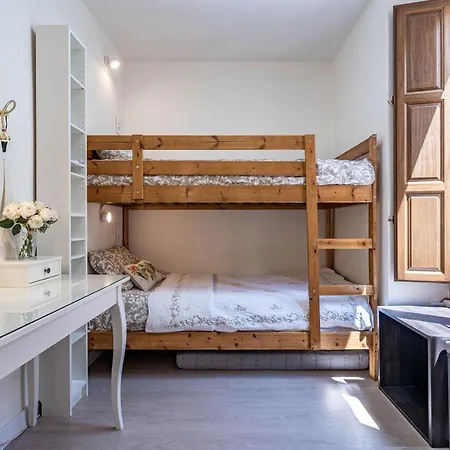 Central Luxury Flat With Free Parking