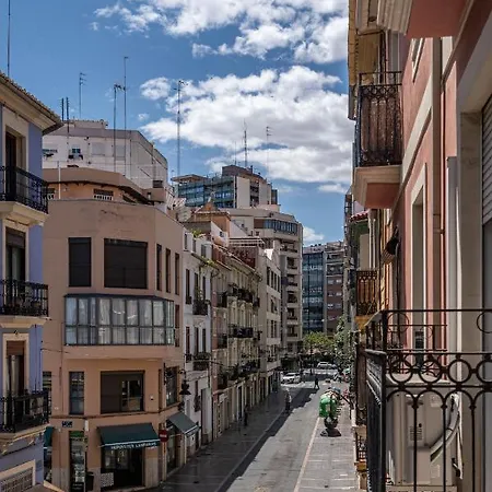 Central Luxury Flat With Free Parking *